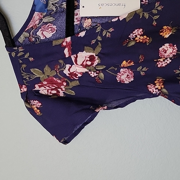 Francesca's Romantic Girly Blue Rain NWT floral surplice top medium - Picture 3 of 9